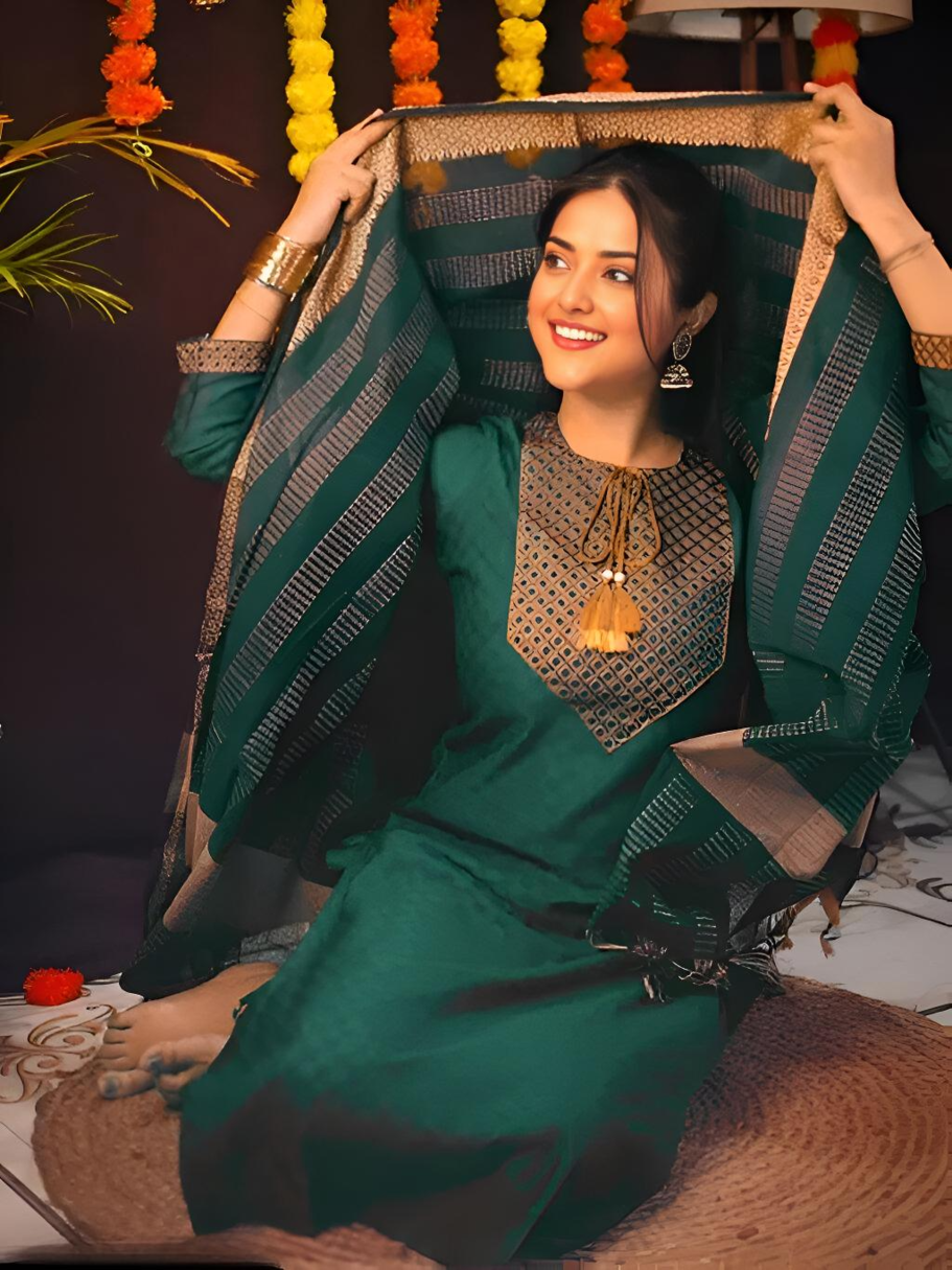 Women Woven Design Straight Kurta Set with Dupatta
