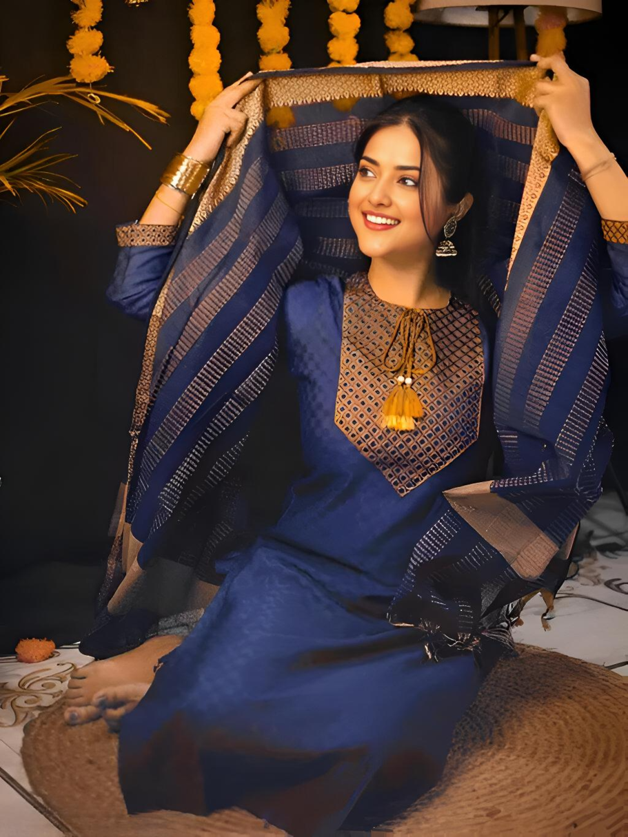 Women Woven Design Straight Kurta Set with Dupatta