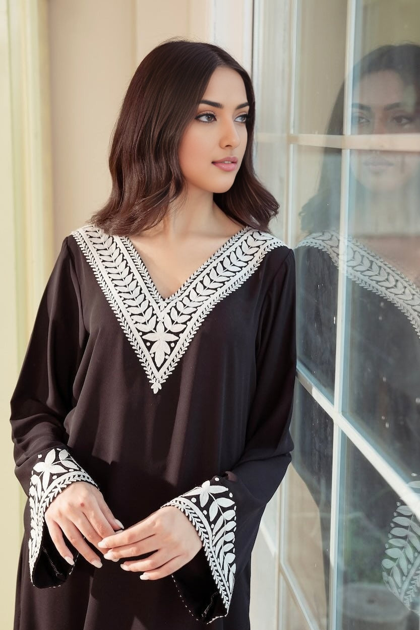 Floral Pakistani Kurta Set With Palazzo - Embroidered (Black)