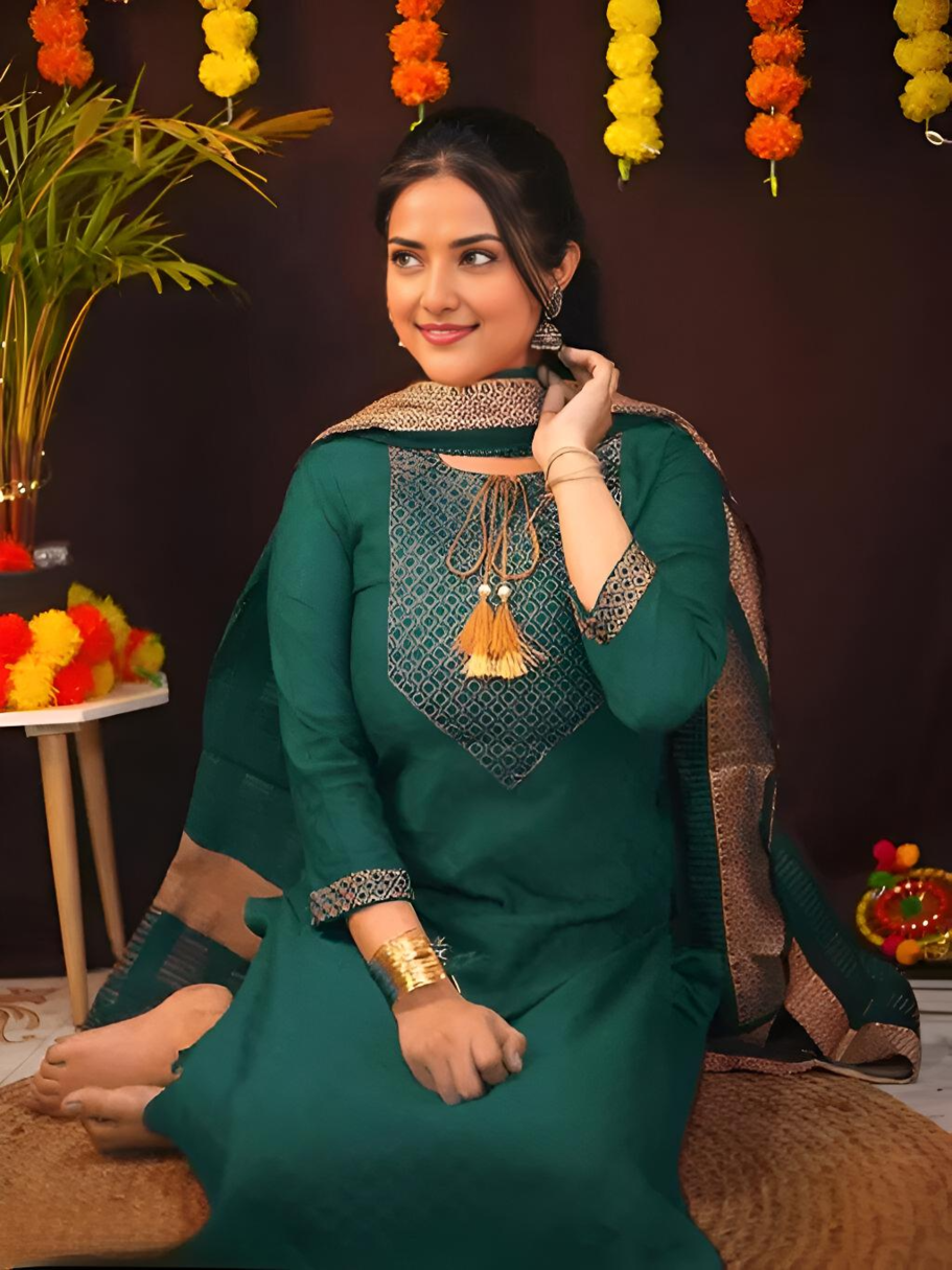 Women Woven Design Straight Kurta Set with Dupatta