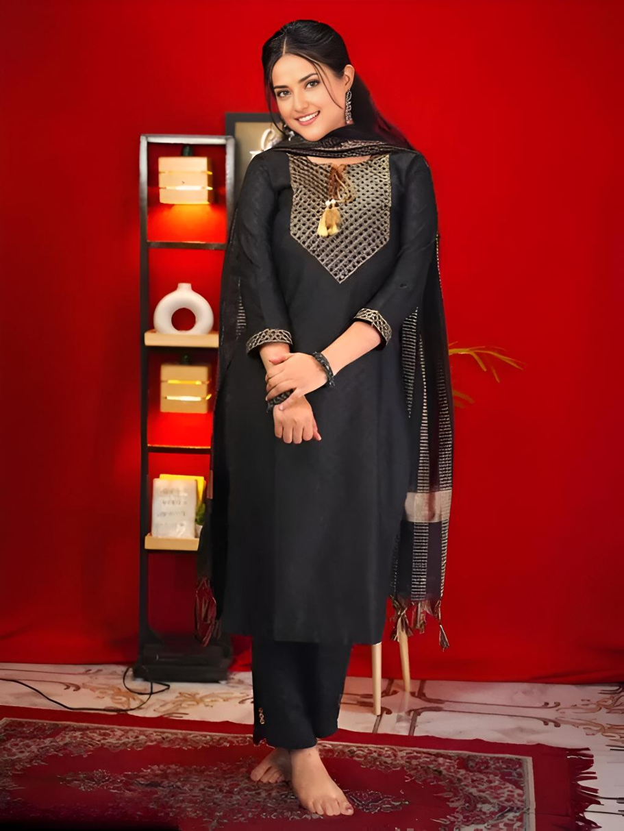Women Woven Design Straight Kurta Set with Dupatta