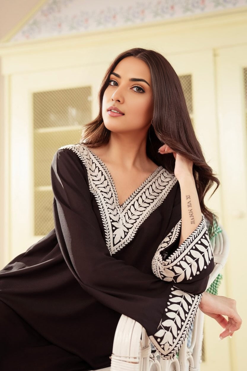 Floral Pakistani Kurta Set With Palazzo - Embroidered (Black)